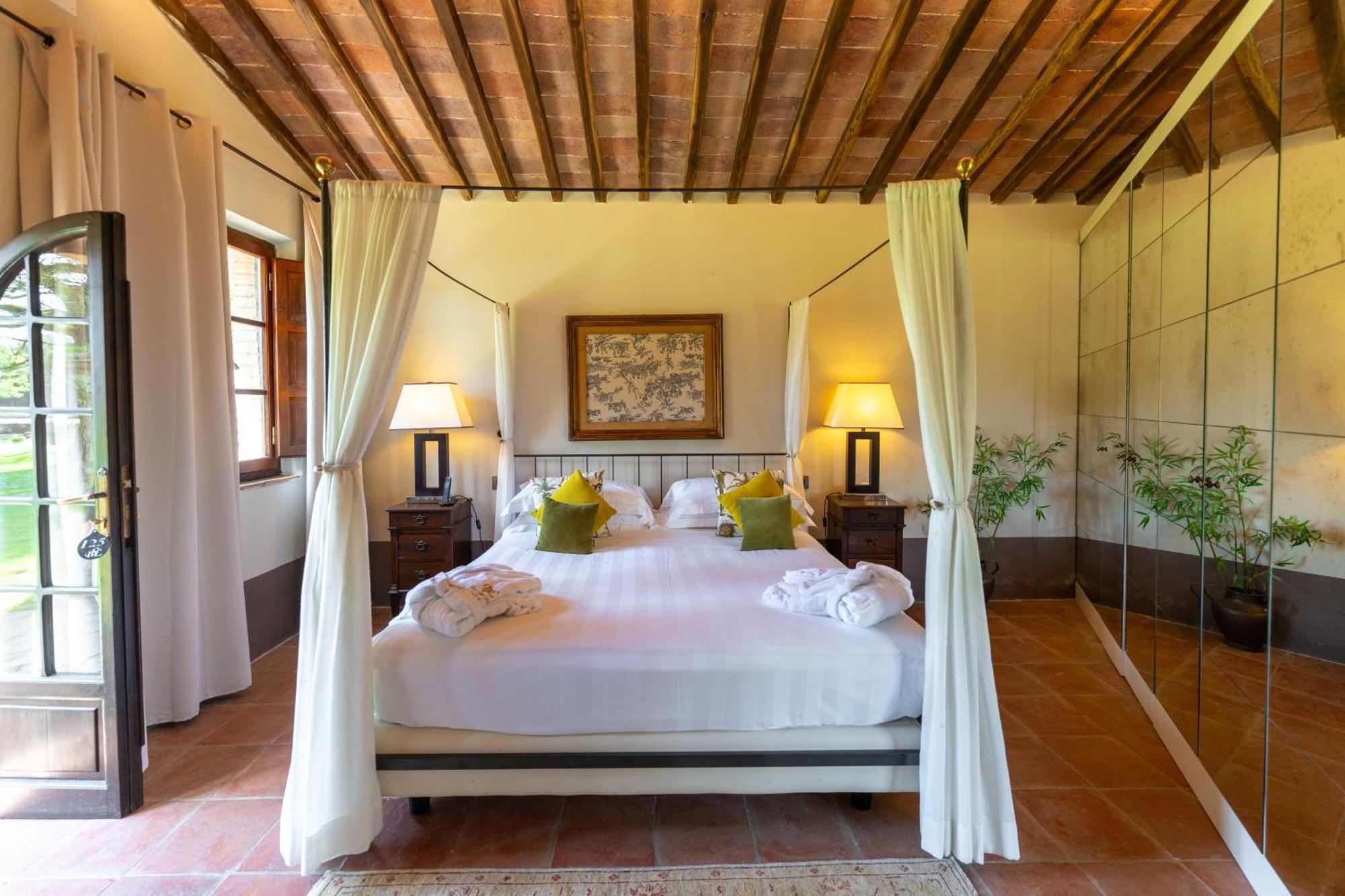 Hotel Borgo San Luigi 4*