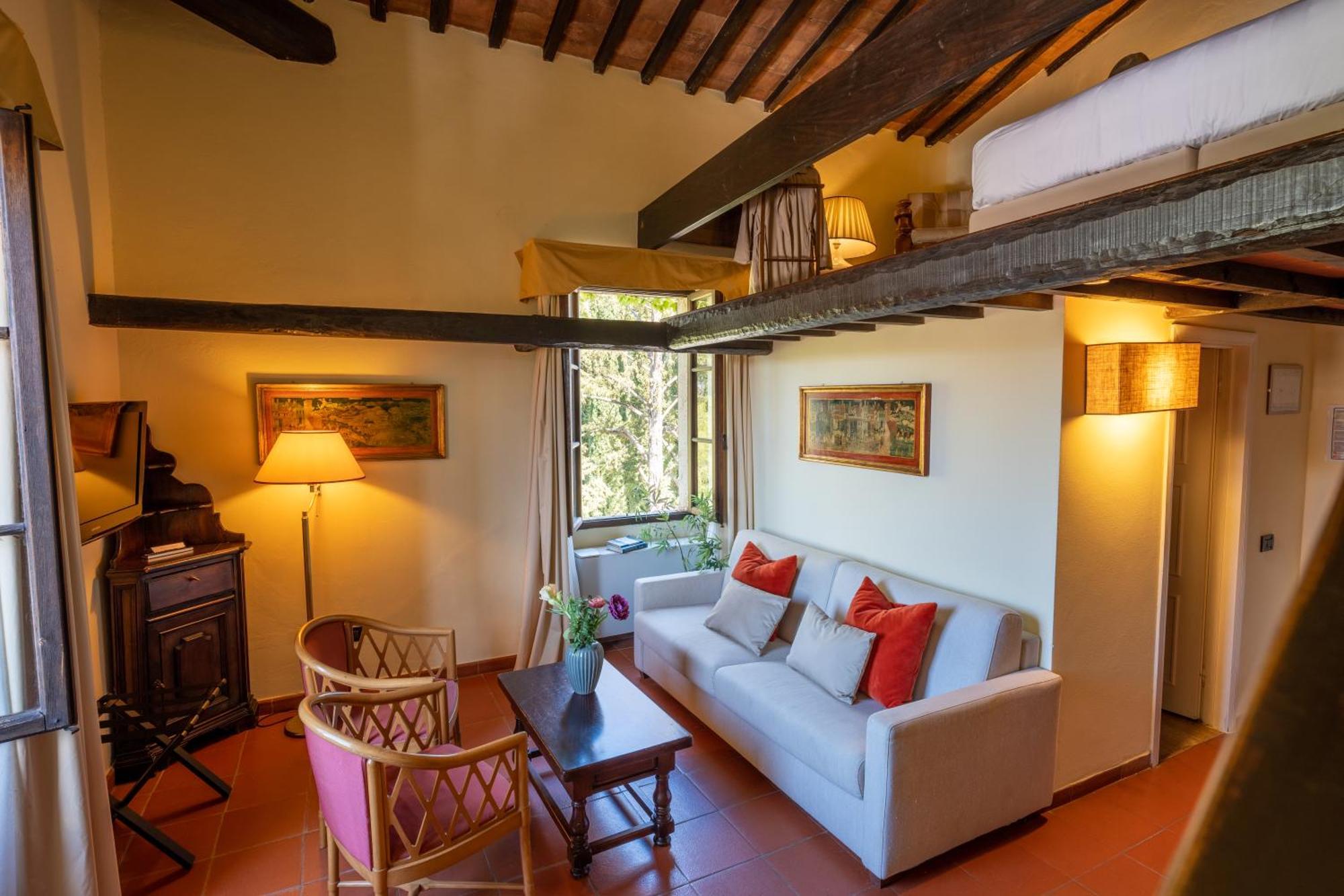 Hotel Borgo San Luigi 4*