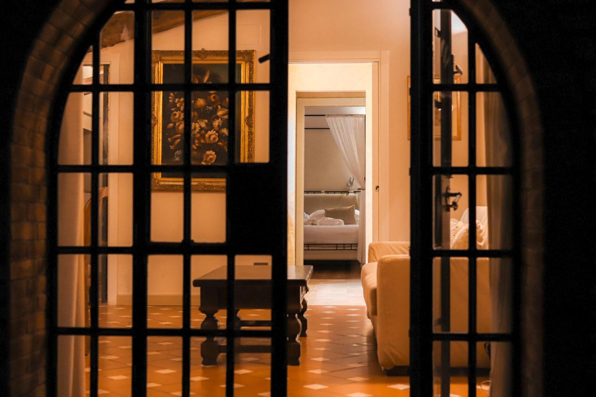 Borgo San Luigi Hotel 4*