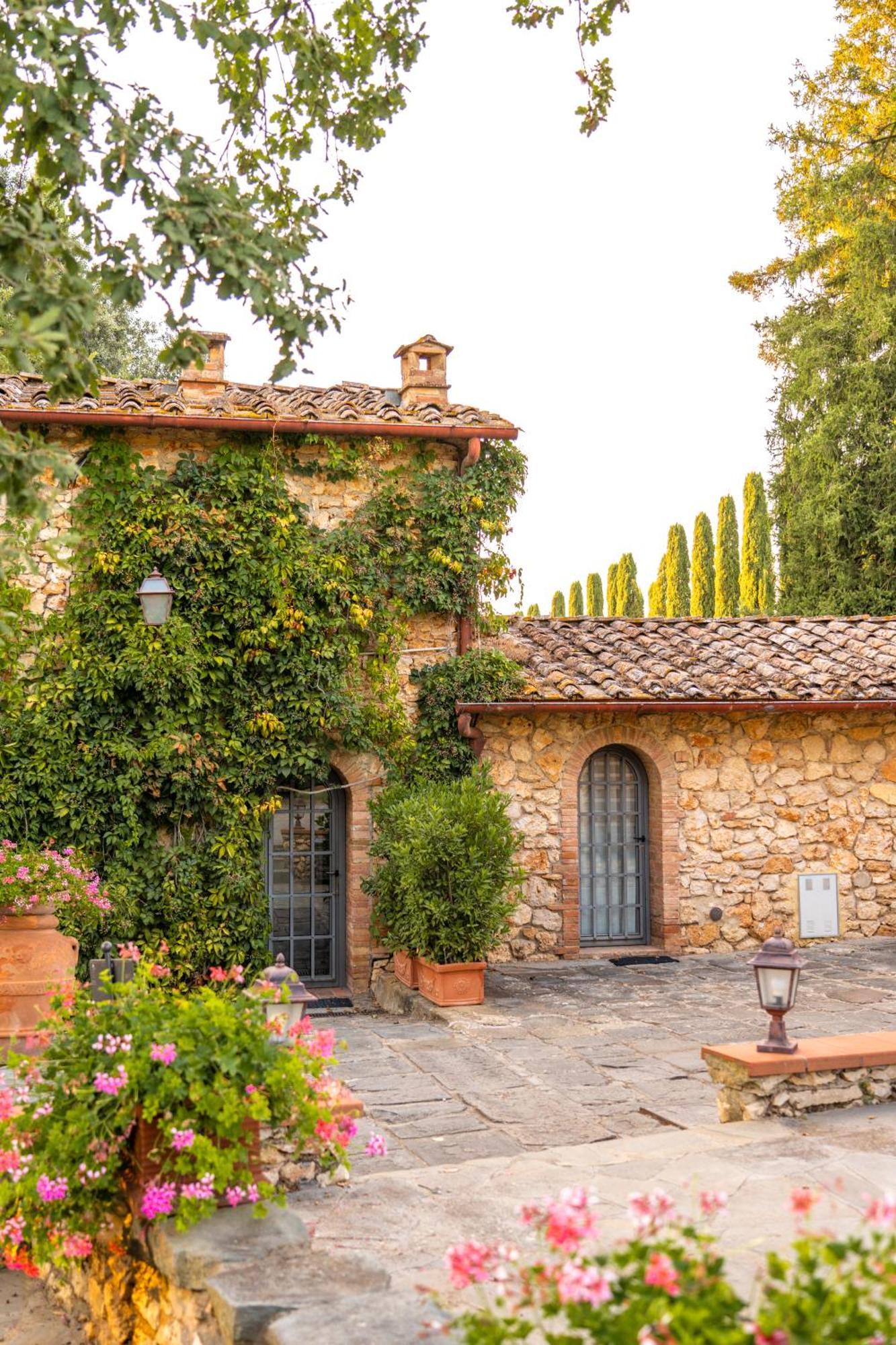 Borgo San Luigi Hotel