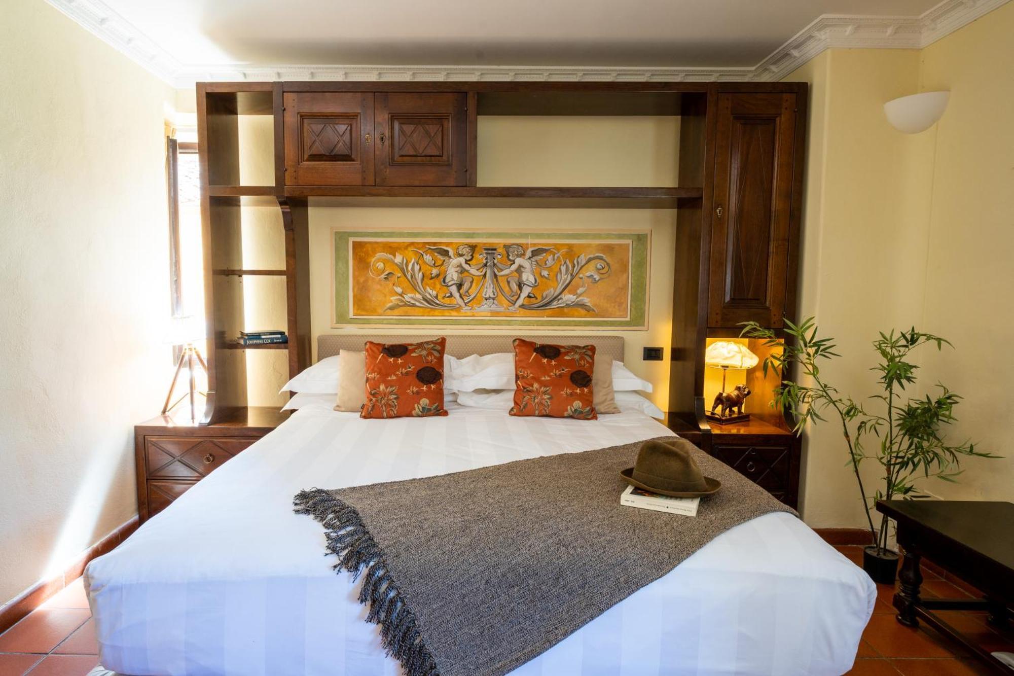 Hotel Borgo San Luigi 4*