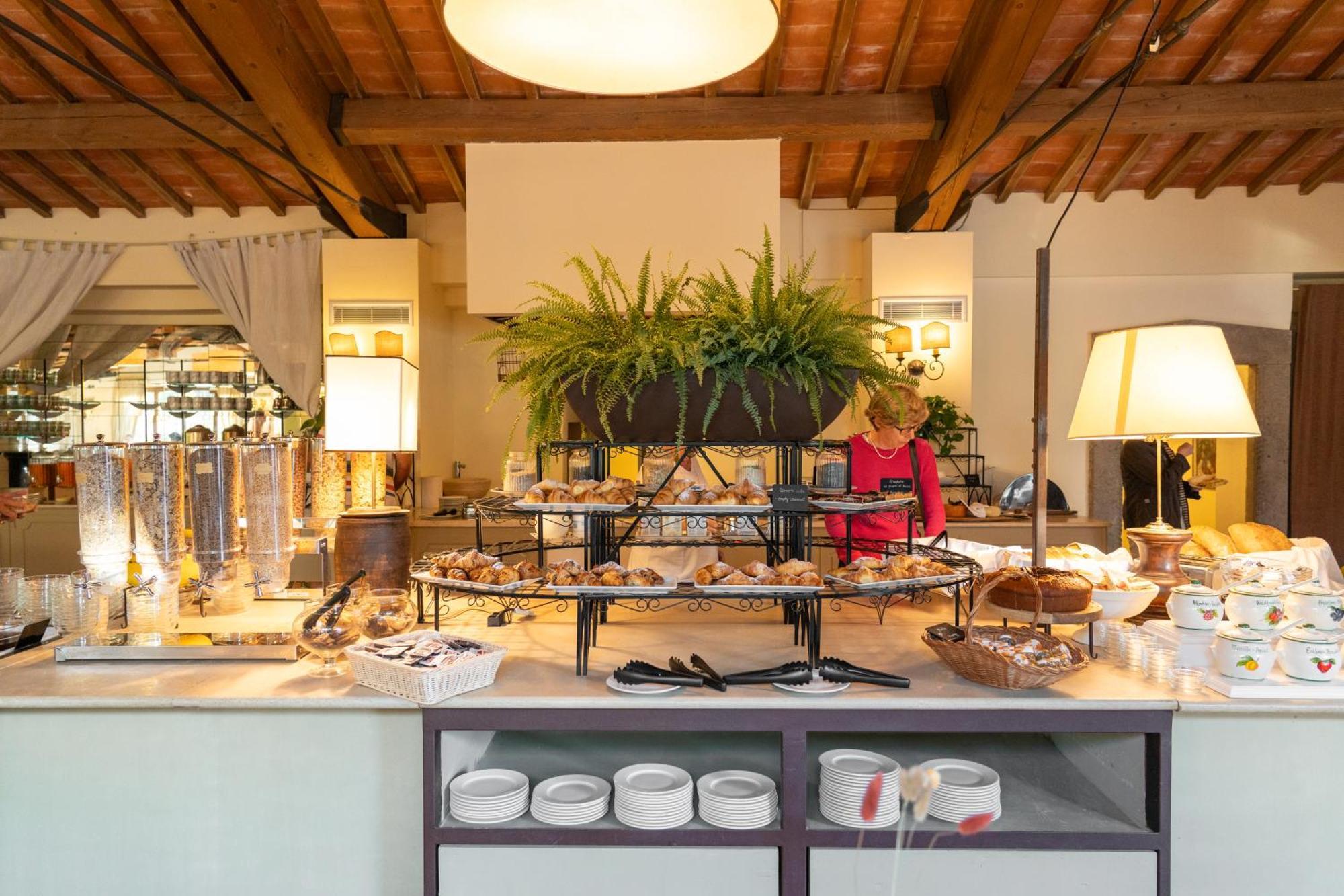 Borgo San Luigi Hotel 4*