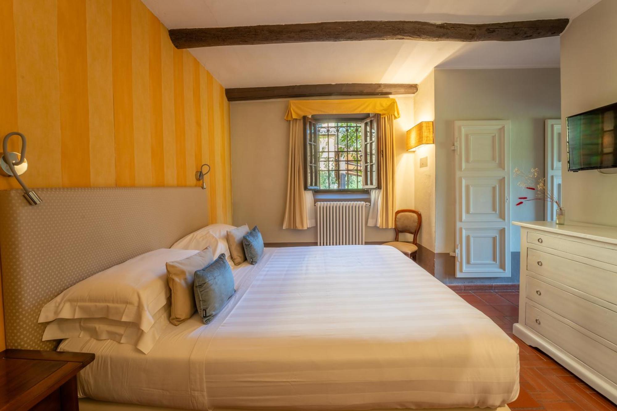Borgo San Luigi Hotel 4*