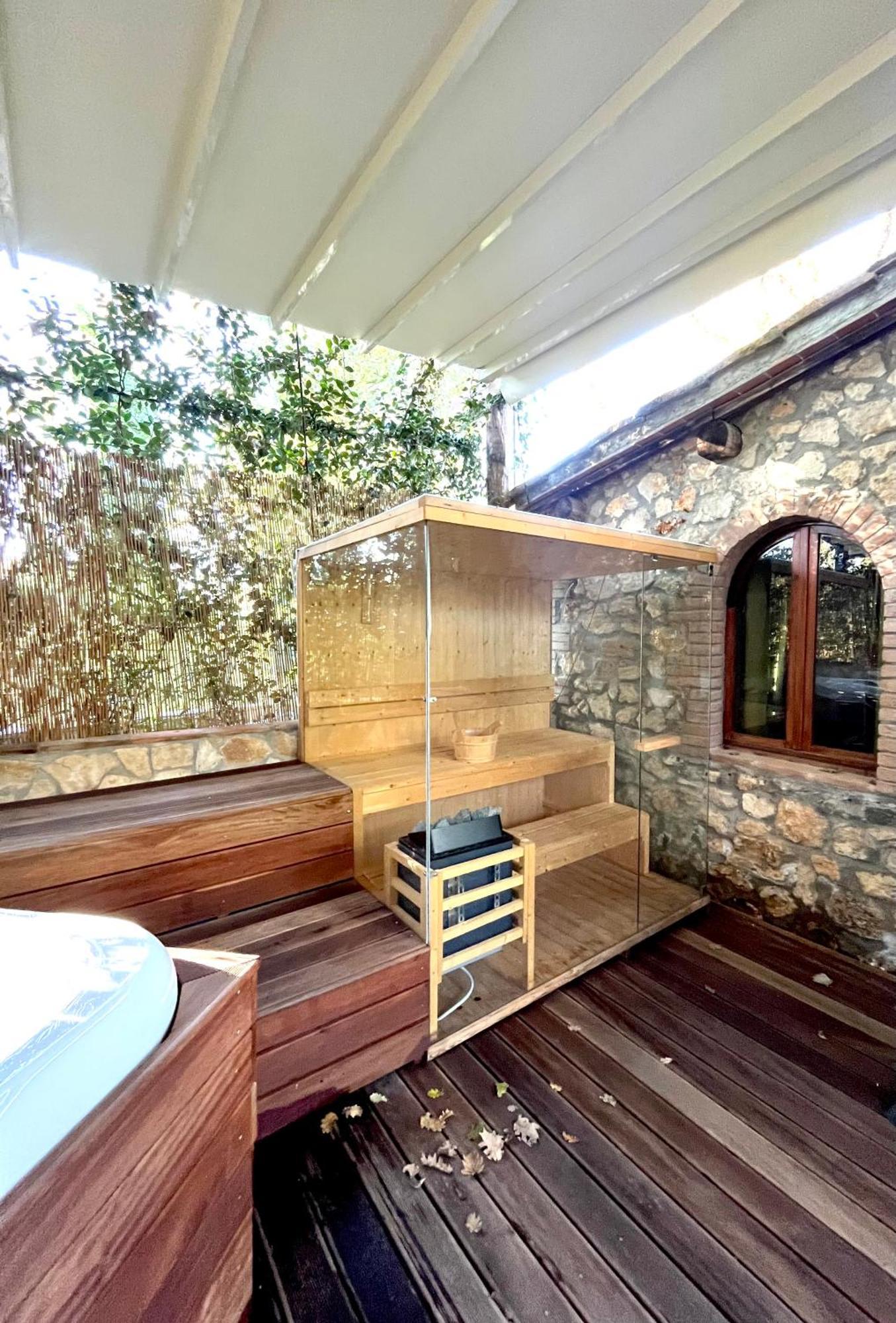 Borgo San Luigi 4*