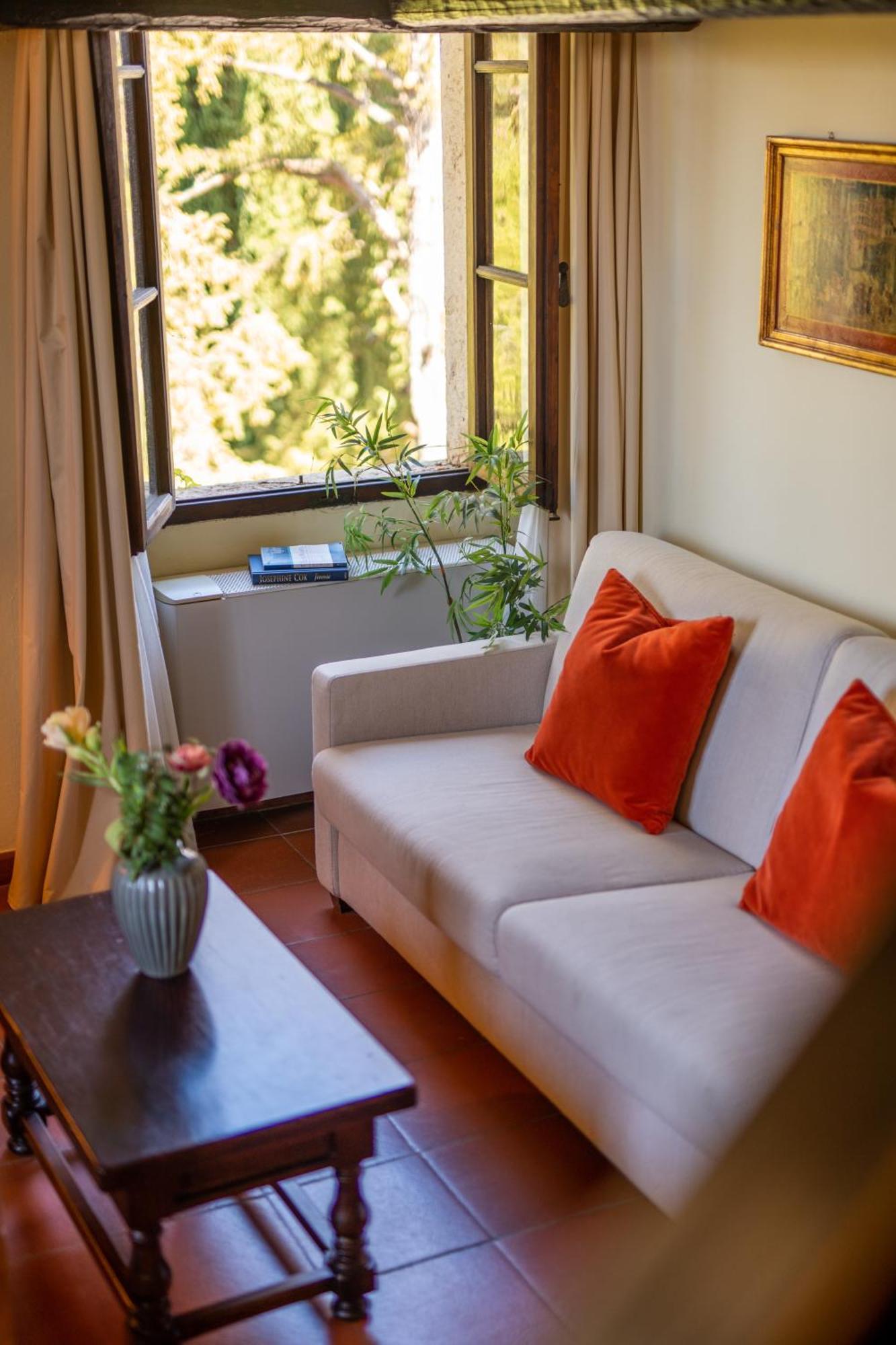 Hotel Borgo San Luigi 4*