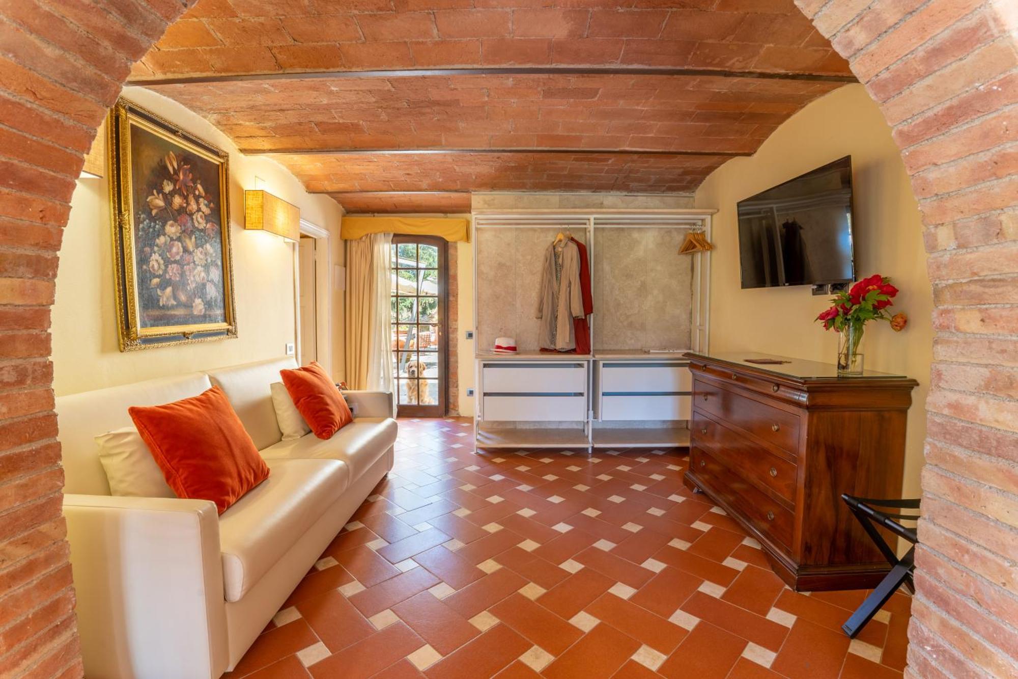 Borgo San Luigi Monteriggioni